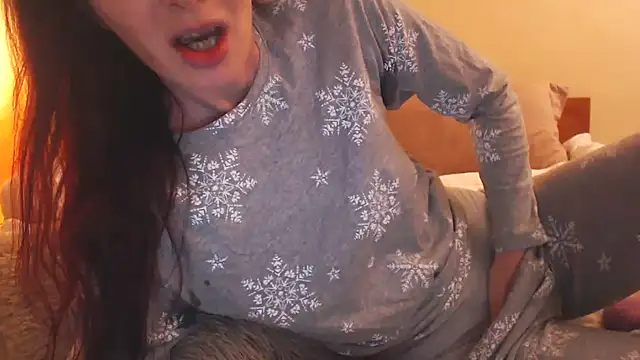 Snapshot of LovelyAndraGirl chatting on February 4, 2:45 pm LovelyAndraGirl online show from February 4, 2:45 pm