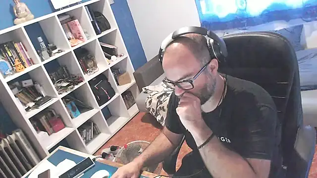 ravingr4d4 online show from September 22, 8:16 am