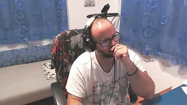 ravingr4d4 online show from October 2, 10:28 pm