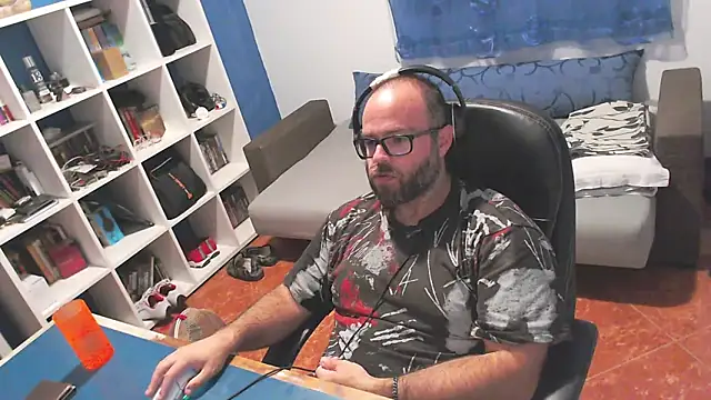 ravingr4d4 online show from October 5, 9:24 pm