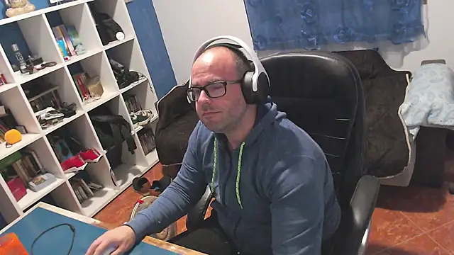 ravingr4d4 online show from November 3, 10:32 pm