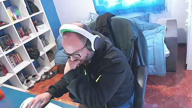 ravingr4d4 online show from January 7, 10:07 am