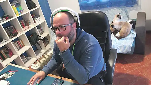 ravingr4d4 online show from January 11, 3:28 pm