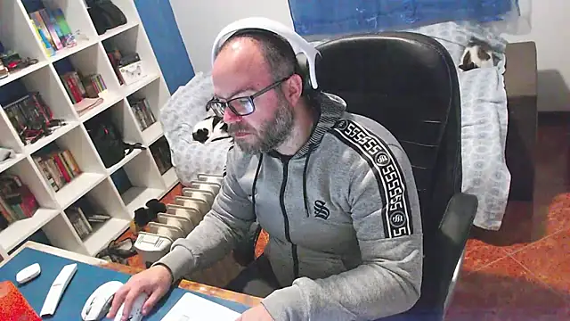 ravingr4d4 online show from January 18, 7:17 pm