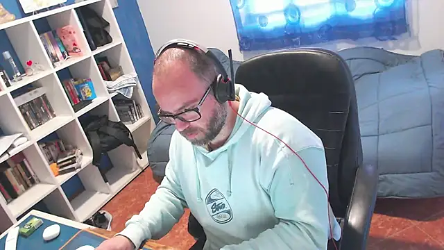 ravingr4d4 online show from March 23, 10:30 am