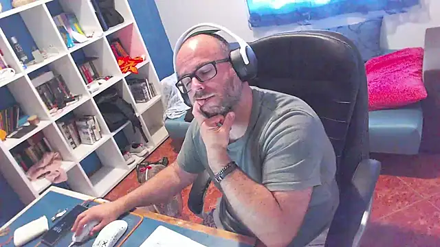 ravingr4d4 online show from June 2, 10:06 am