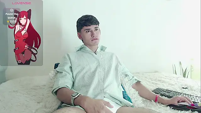 juan stiven online show from July 15, 1:49 pm