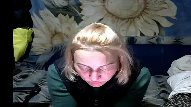 wLESLYMOSw online show from March 21, 4:32 pm