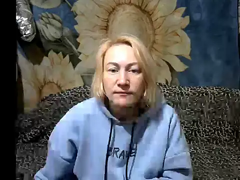 wLESLYMOSw online show from March 27, 8:37 am