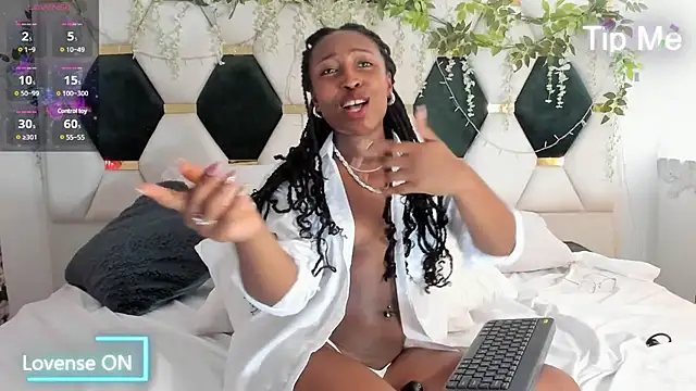 EmmaSanzz  online show from March 4, 5:34 pm