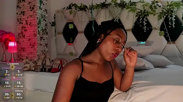 EmmaSanzz  online show from March 16, 5:39 pm