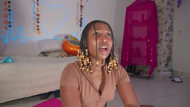 EmmaSanzz  online show from October 27, 11:47 am