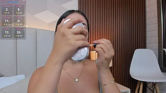 Julietasantos   online show from December 17, 6:36 pm