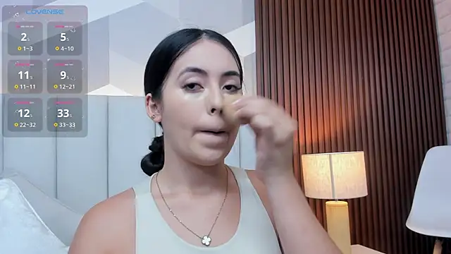 Julietasantos   online show from February 10, 6:23 pm