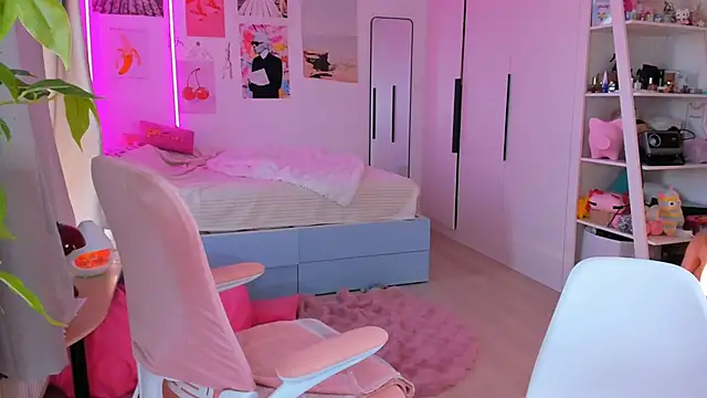 Lily Young online show from April 22, 3:20 am