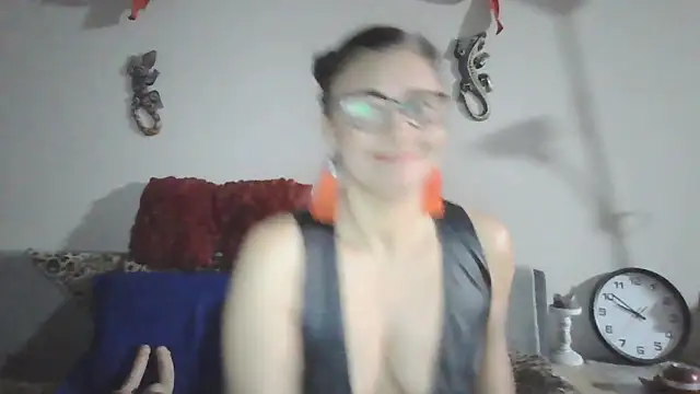 Snapshot of LadyLizi chatting on January 14, 8:52 am LadyLizi online show from January 14, 8:52 am