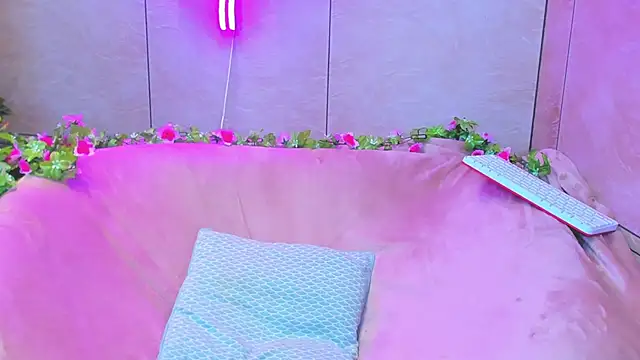 Vanessa Florence online show from March 21, 12:40 am