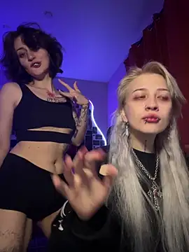 Dooubletroublee online show from April 12, 9:42 pm