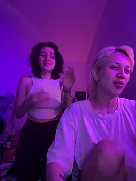 Dooubletroublee online show from June 18, 11:20 pm