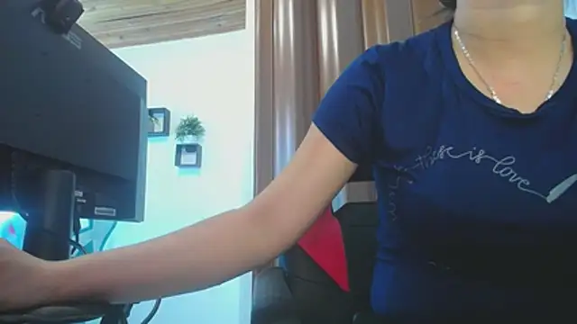 Luna girlhot  online show from July 6, 7:49 pm