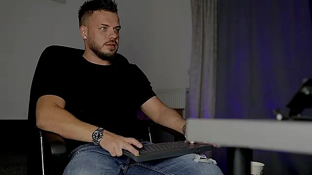 juliusmasters online show from October 12, 5:34 pm