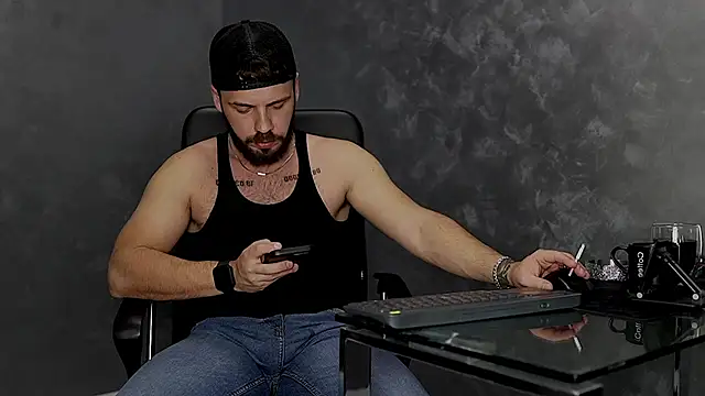 juliusmasters online show from October 31, 9:16 pm