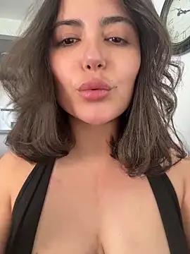 Snapshot of sukhakunis1 chatting on February 12, 3:18 pm sukhakunis1 online show from February 12, 3:18 pm