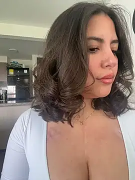 Snapshot of sukhakunis1 chatting on March 4, 1:06 pm sukhakunis1 online show from March 4, 1:06 pm