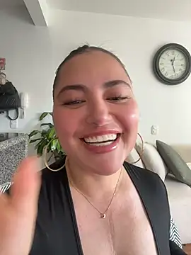 Snapshot of sukhakunis1 chatting on May 6, 5:29 pm sukhakunis1 online show from May 6, 5:29 pm