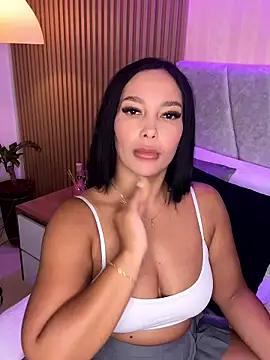 Snapshot of Dakota_diaz_ chatting on February 3, 7:41 pm Dakota diaz online show from February 3, 7:41 pm