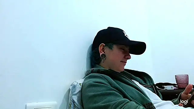 tomboyblue online show from March 12, 12:06 am