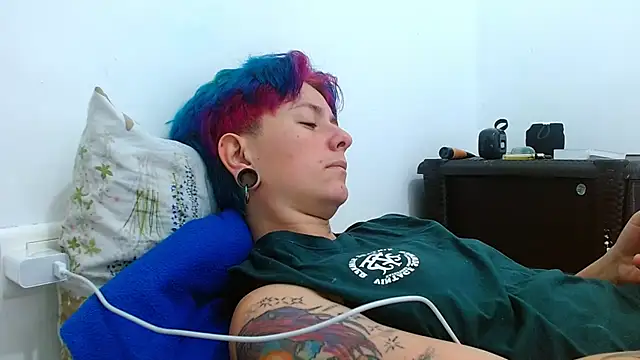 tomboyblue online show from April 2, 6:38 pm