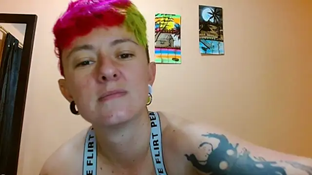 tomboyblue online show from August 4, 6:21 pm