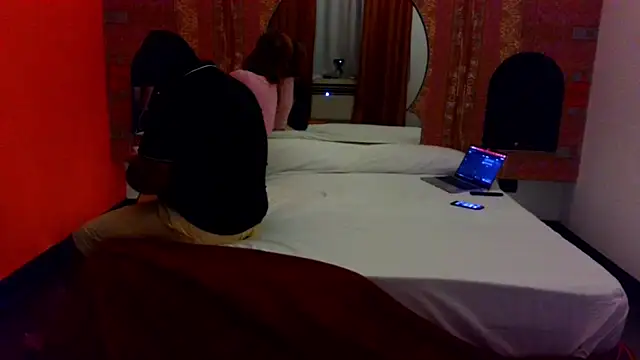 moviecouple online show from September 18, 3:36 pm