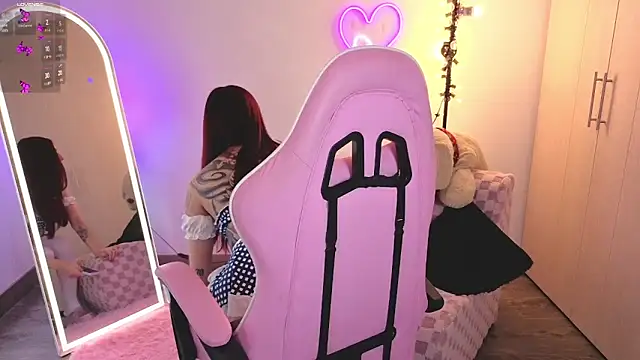 violet ch online show from February 10, 6:01 pm