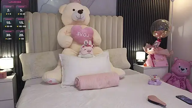 Madiee Rhea online show from May 20, 7:42 pm
