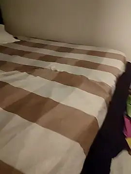 KikiLovesD online show from April 21, 7:50 pm