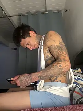 Snapshot of Papinine6 chatting on October 31, 9:54 am Papinine6 online show from October 31, 9:54 am