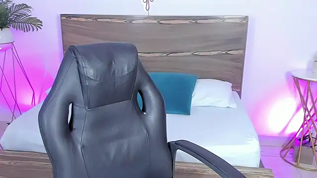 ivette bocelly online show from December 29, 10:25 pm