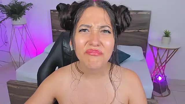 ivette bocelly online show from January 12, 1:32 am