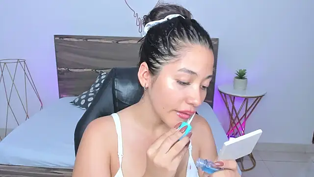 ivette bocelly online show from February 1, 10:34 pm