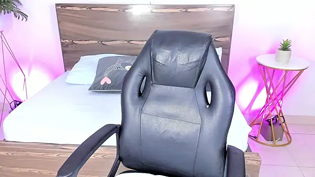 ivette bocelly online show from February 18, 7:41 pm