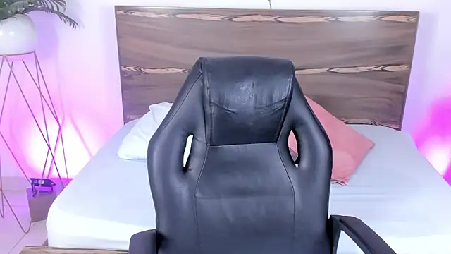 ivette bocelly online show from February 28, 10:17 pm