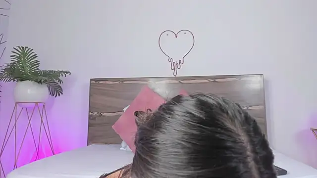 ivette bocelly online show from March 4, 10:49 pm