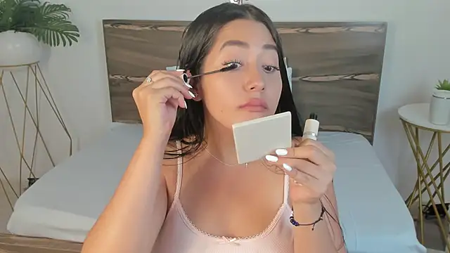 ivette bocelly online show from March 13, 7:50 pm