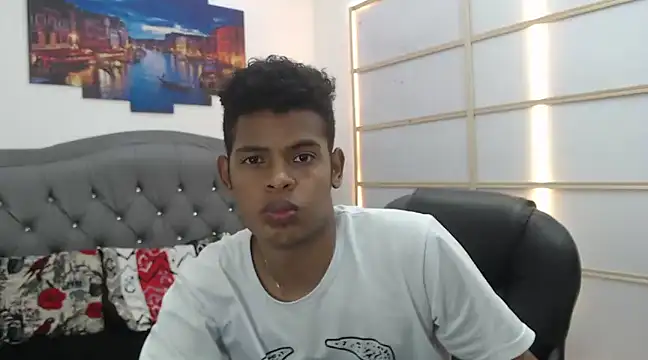 boylittle19cm online show from March 2, 4:42 pm