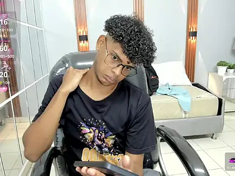 boylittle19cm online show from September 10, 12:05 pm