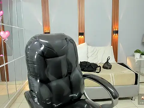 boylittle19cm online show from September 12, 12:05 pm