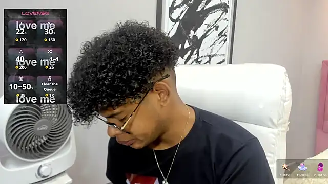 boylittle19cm online show from November 13, 12:15 pm