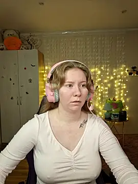 D0nna  online show from March 23, 7:18 pm